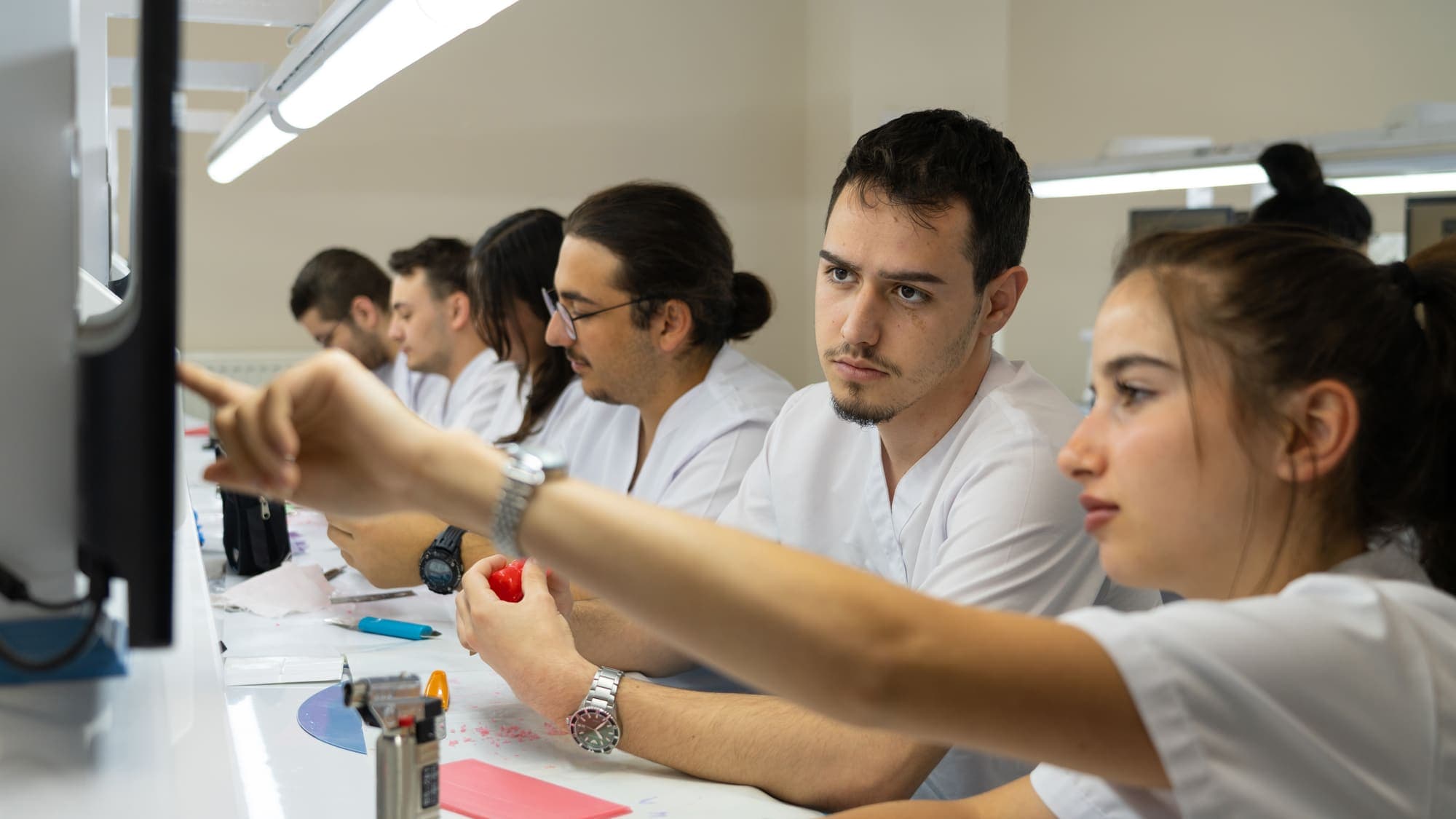 Diş Hekimliği Fakültesi uygulama laboratuvarı