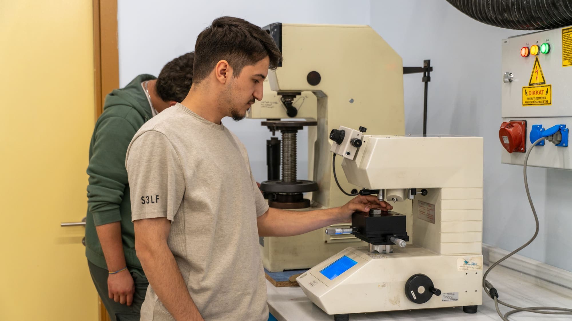 Malzeme test laboratuvarı